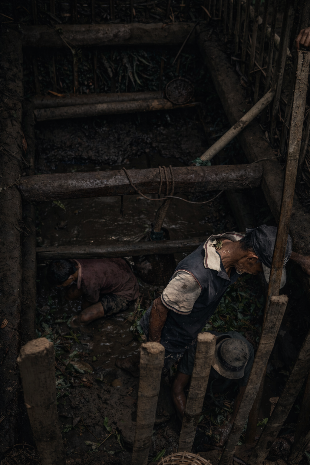 Gem miners in Sri Lanka